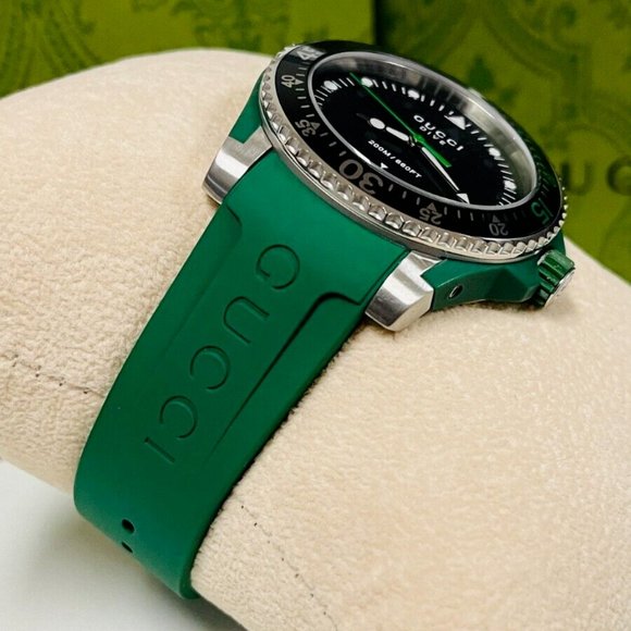 Gucci Dive Swiss Movement 40mm Black Dial Green Rubber Band Men's Watch YA136310 - Picture 5 of 7